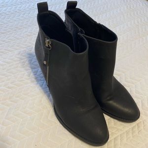 Universal Thread Black Booties size 11